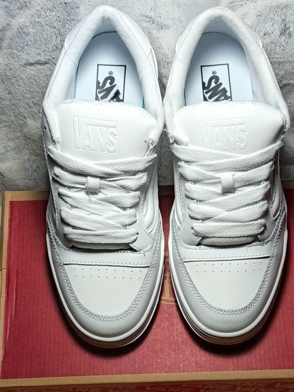 Vans Hylane White / Gum Mens Size 8.5 / Womens 10 VN000D1J9DH Brand New with Box